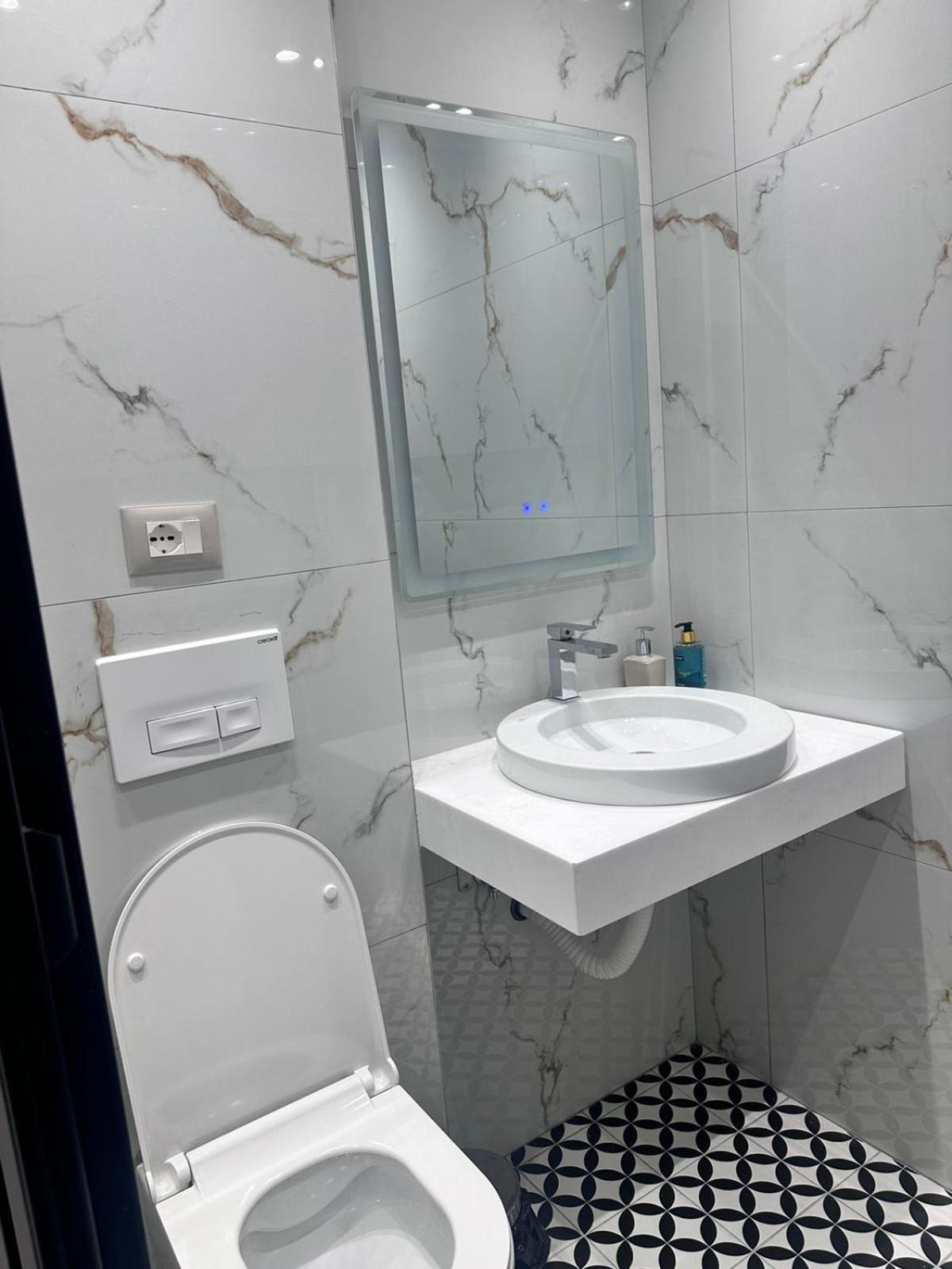 Modern Central Apartments Тирана Экстерьер фото